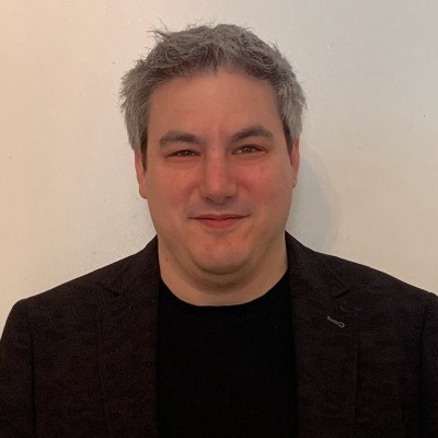 Joshua Frankel immagine frontale