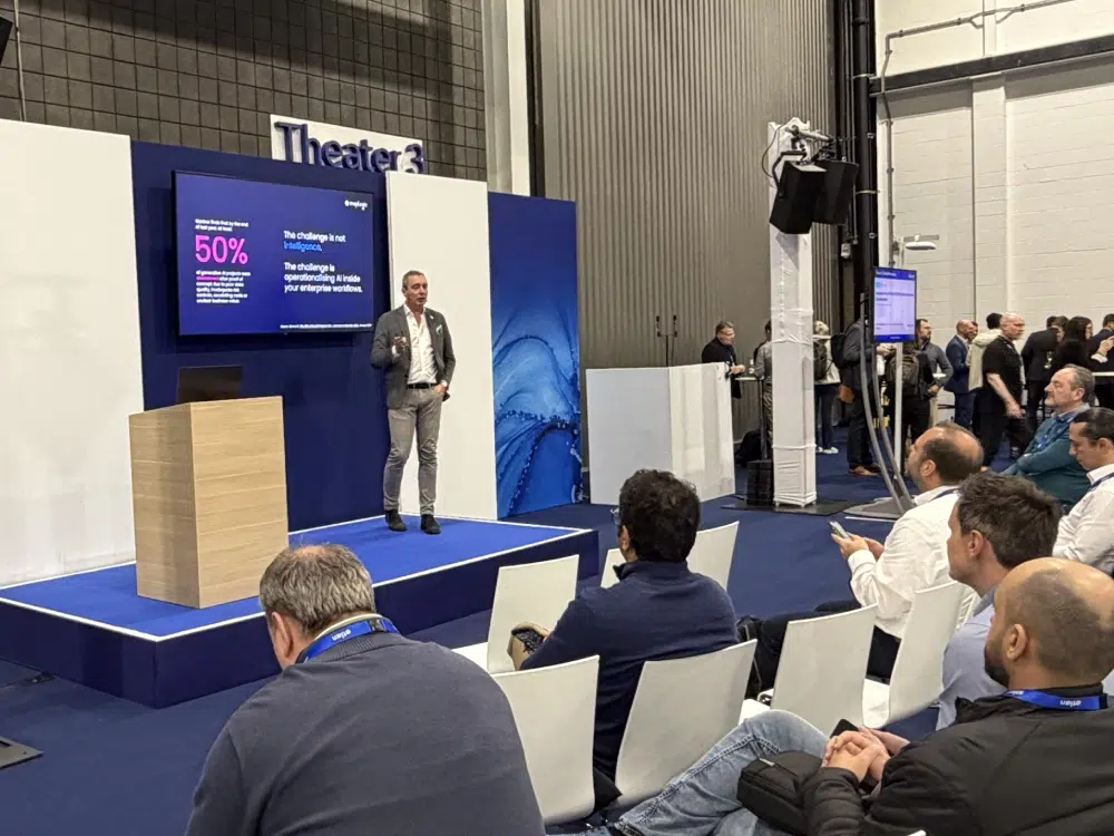 Dominic Wellington präsentiert auf der Gartner Data & Analytics London die Kundengeschichte der Cambridge & Counties Bank