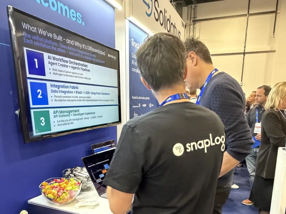 Am Stand auf dem Gartner Data & Analytics Summit über die vielfältigen Funktionen von SnapLogic sprechen